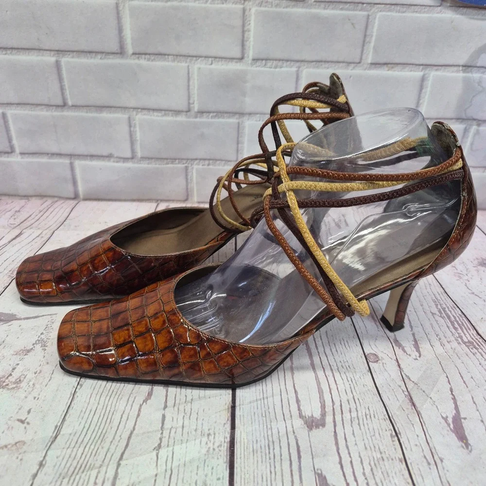 HighLights Brown Faux Croc Square Toe Kitten Heels Multi Strap Pumps Size 9.5